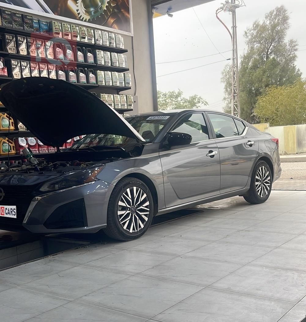 نيسان ألتيما